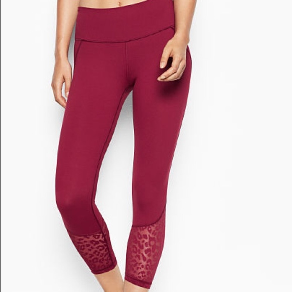 NWT Rare! Victoria’s Secret: Small Red Knockout Leopard Print Capri Leggings